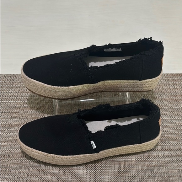 Toms Valencia Black Espadrille Platform Slip-Ons. 10. Excellent condition. Nice! - Picture 3 of 8